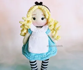 Knit little girl. Knitted toy Patterns. Meemoodolls.