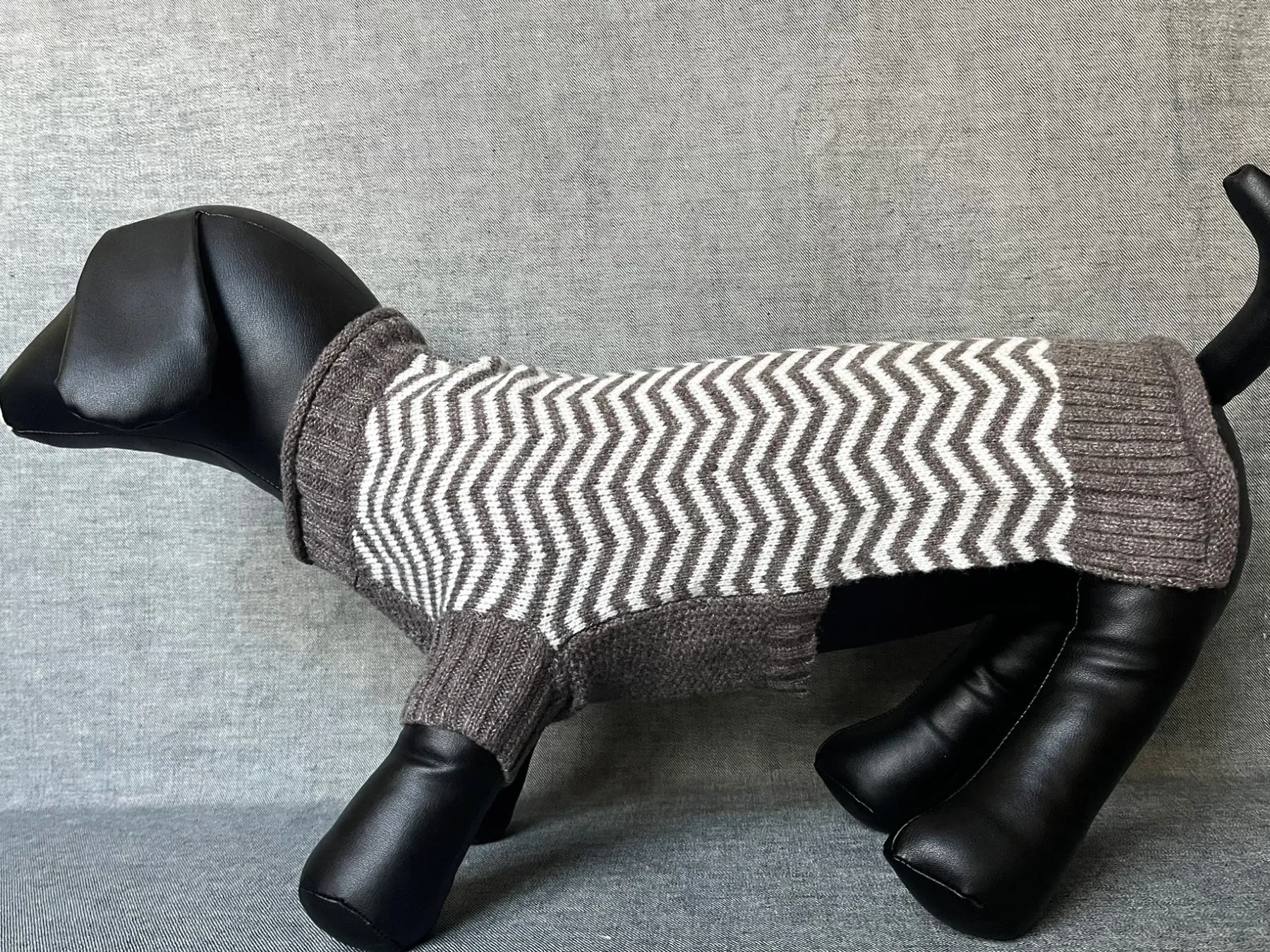 Paws Roll Neck Chevron Pattern Knitted Sweater
